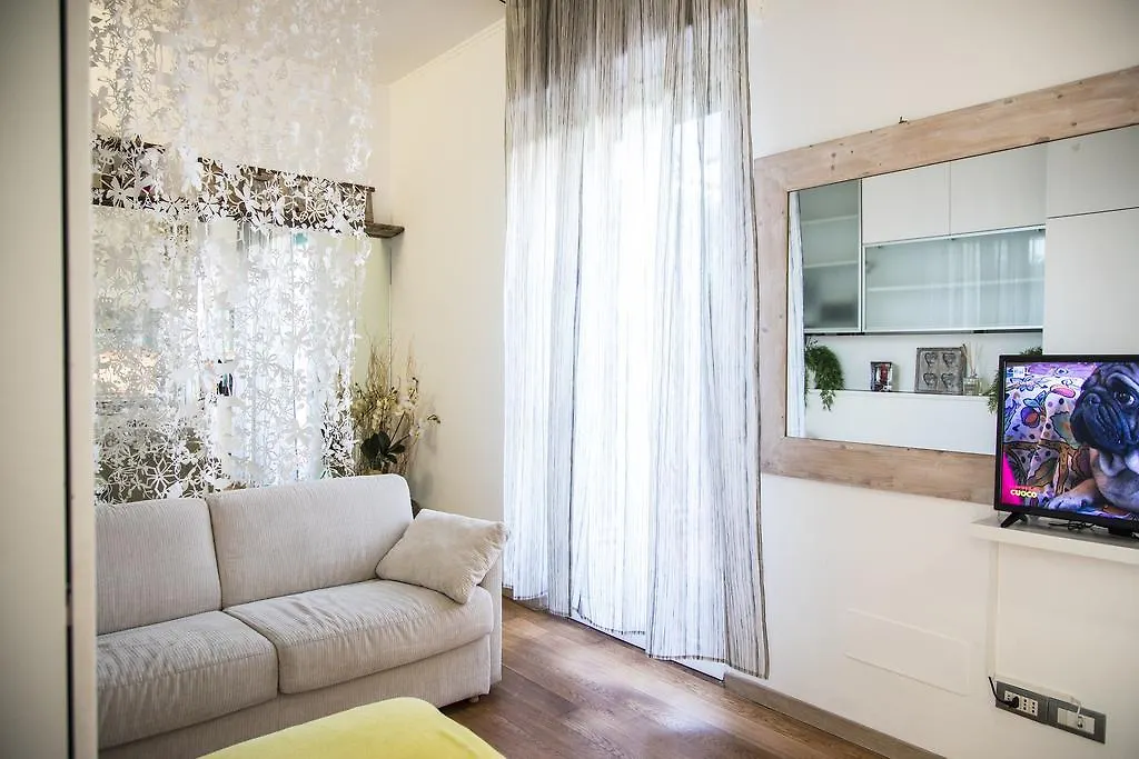 Hemeras Boutique Homes - Design Flats Near The City Center Milan 0*,