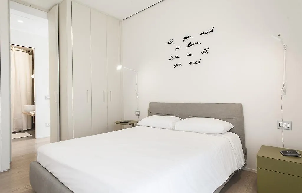 Hemeras Boutique Homes - Design Flats Near The City Center Milano 0*,  Italia