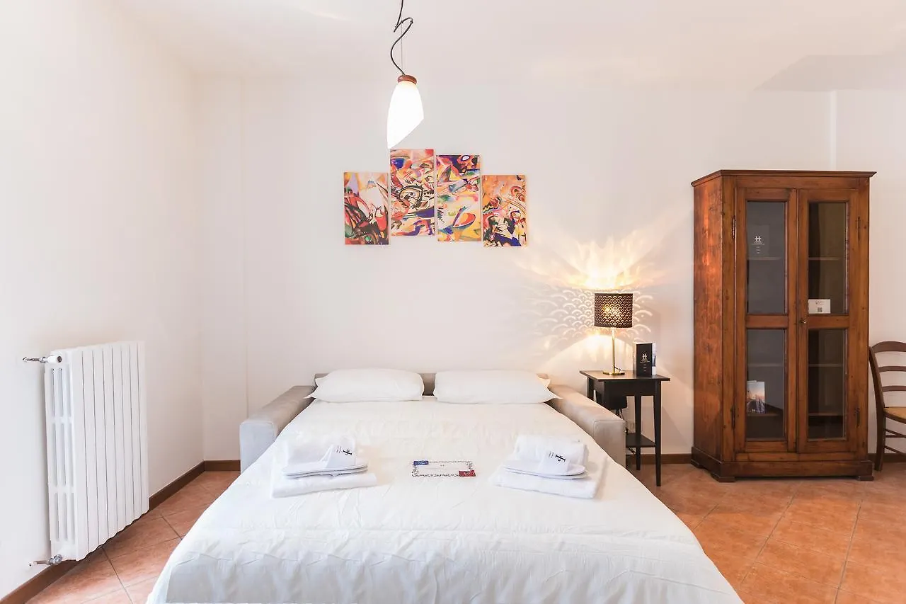 Hemeras Boutique Homes - Design Flats Near The City Center Milano 0*,  Italia
